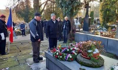 Pieta k uctění památky státníka Antonína Švehly na hostivařském hřbitově v Praze 15 dne 12. 12. 2021